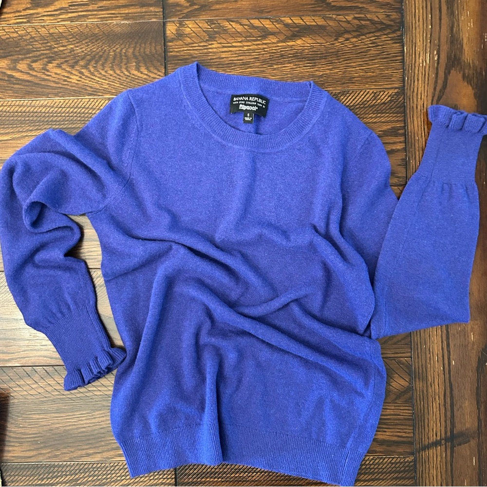Banana Republic Italian Merino Wool and Cashmere  Sweater.